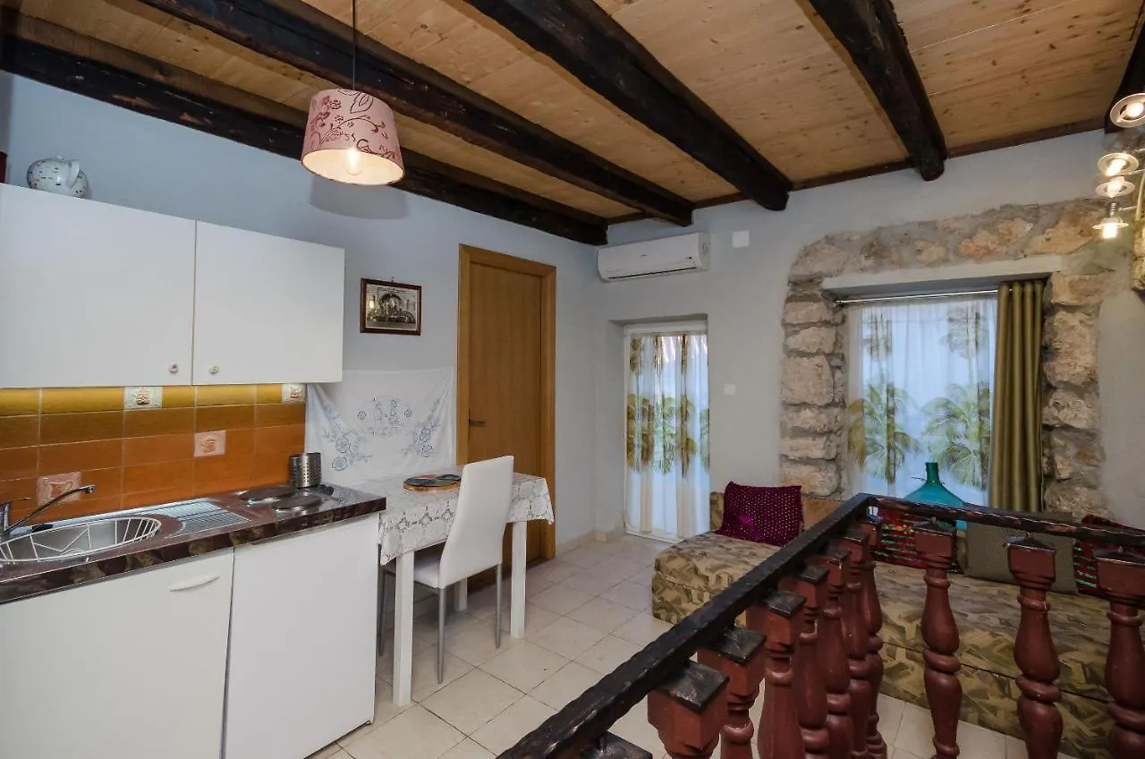 Under Ancient Roofs Vrbnik Apartment