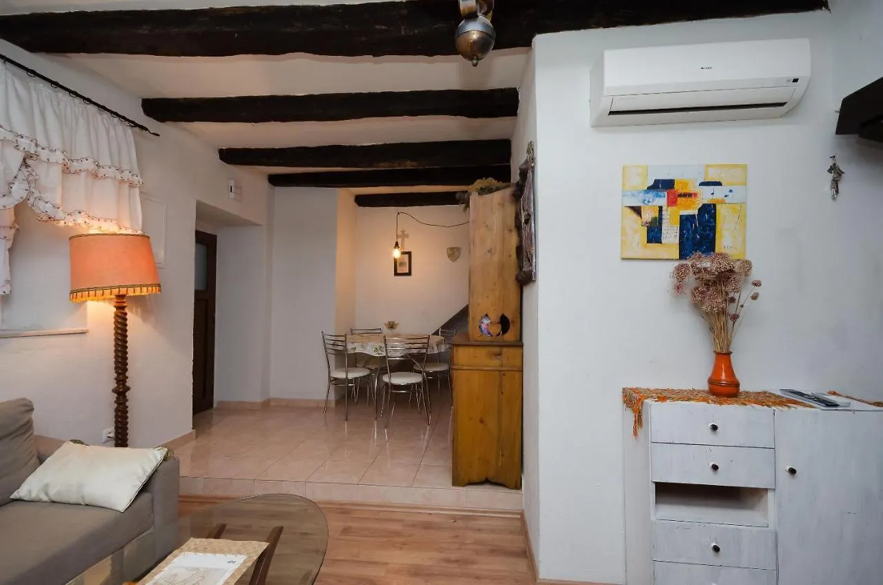 Under Ancient Roofs Vrbnik Apartment