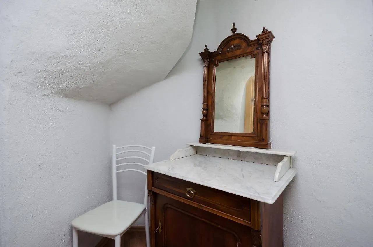 Under Ancient Roofs Vrbnik Apartment