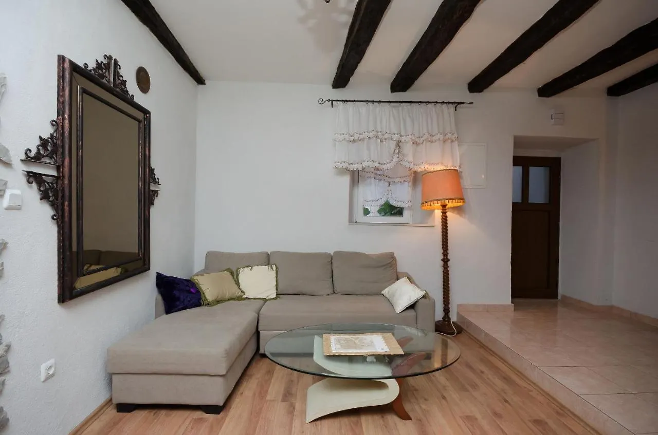 Under Ancient Roofs Vrbnik Apartment